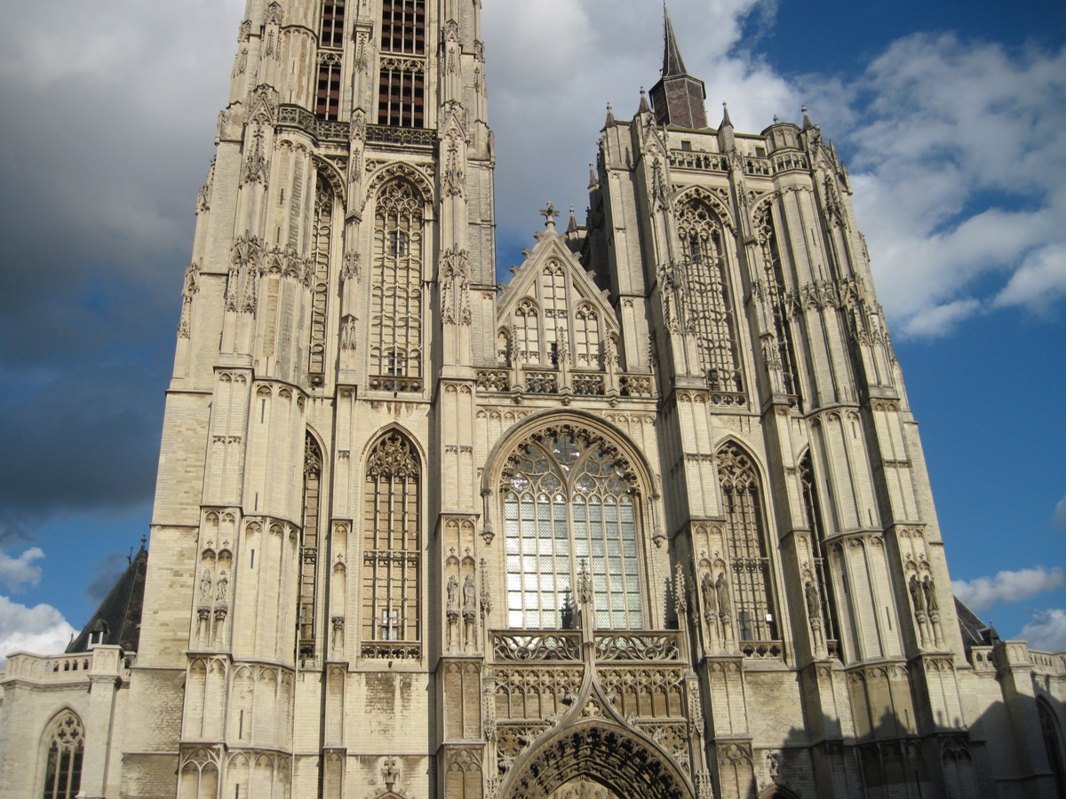7- Anversa- Particolare superiore della facciata della cattedrale